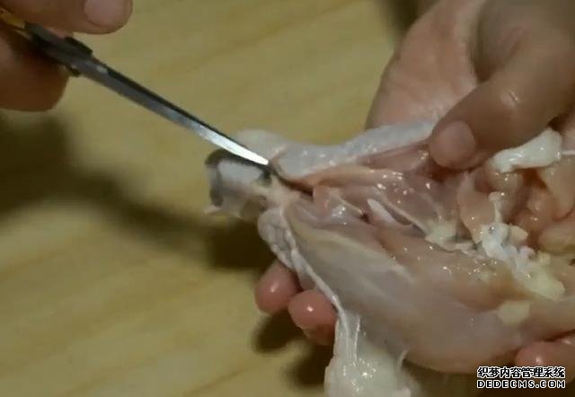 雞腿的新吃法，不蒸不煮不烤，不用一滴油，外香內(nèi)酥太好吃了