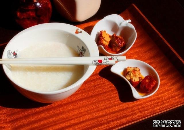 自己做安心腐乳，美味又養(yǎng)生的民間食譜。
