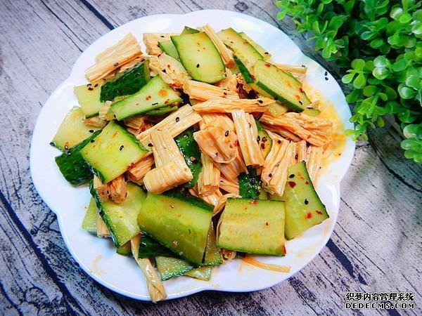 15道葷菜熱菜做法，10道涼菜下酒菜做法，簡單易做，待客備用
