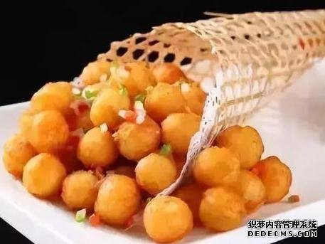 舌尖上的誘惑：生焗鮮鮑仔、椒鹽小土豆、臘香鍋巴，值得推薦