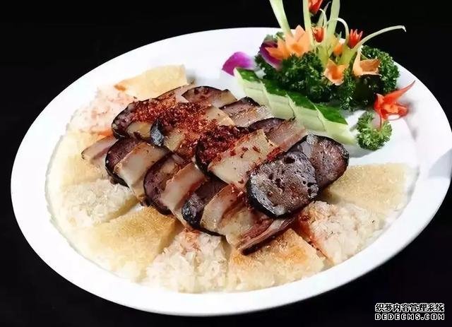 舌尖上的誘惑：生焗鮮鮑仔、椒鹽小土豆、臘香鍋巴，值得推薦