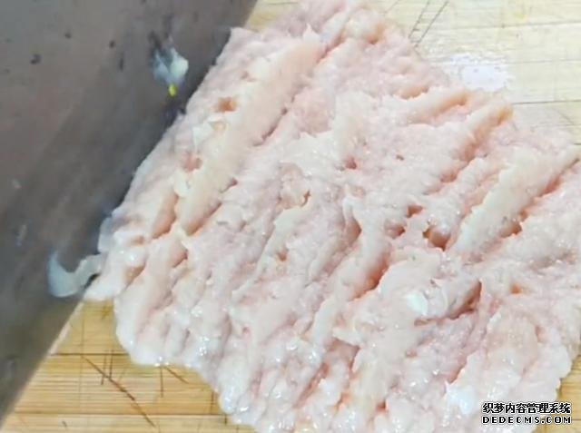 春天要多吃胡蘿卜，教你秘制新吃法，不炒也不腌，上桌3斤吃不夠