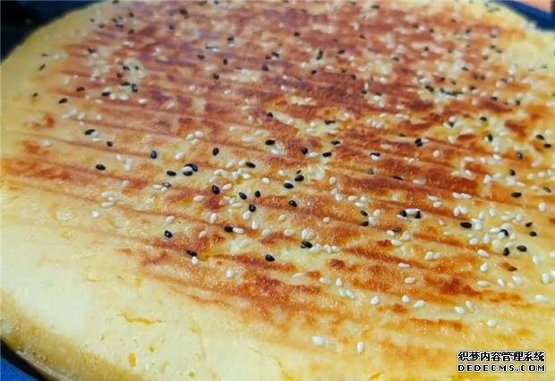 春天玉米面這樣做，不炸不蒸，只需簡(jiǎn)單一做，家里的小孩都很愛(ài)吃